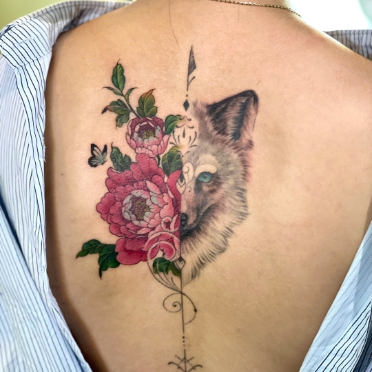 Hình xăm lưng-Style color