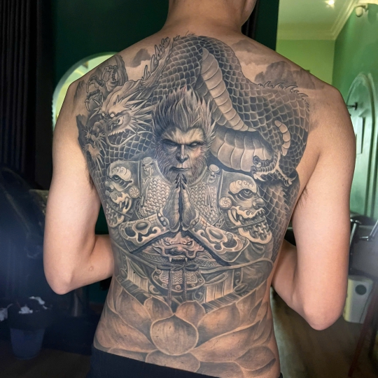 Hình xăm full lưng-Style Black and grey